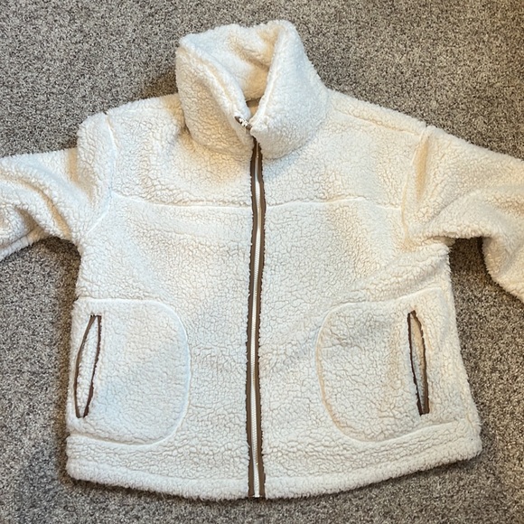 Zip up, creamy white sherpa jacket - Picture 2 of 3